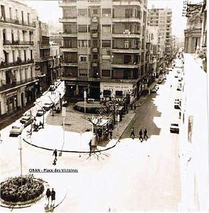 RA g- 035- Place des Victoires